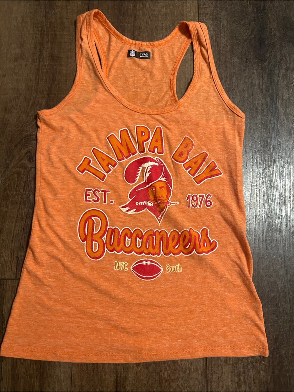 Vintage Tampa Bay Buccaneers Throwback Tank Top - Creamsicle Orange - M